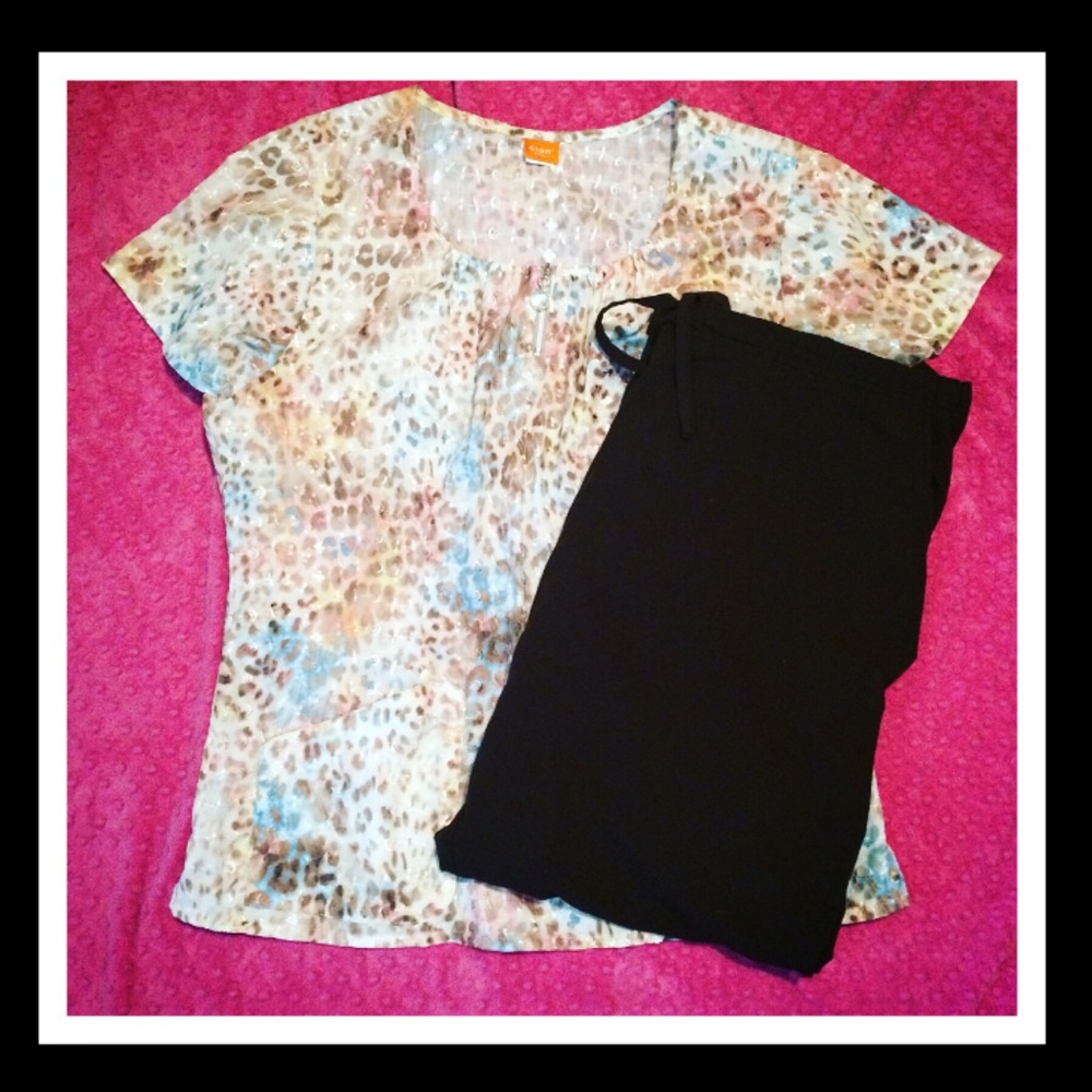 ❣️2/$20❣️ Patterned Scrub Top